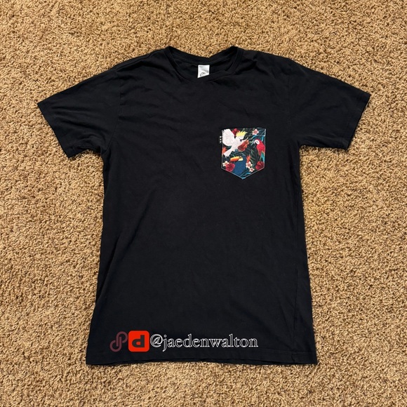 Black T-Shirt with Fun Pocket - Picture 1 of 3